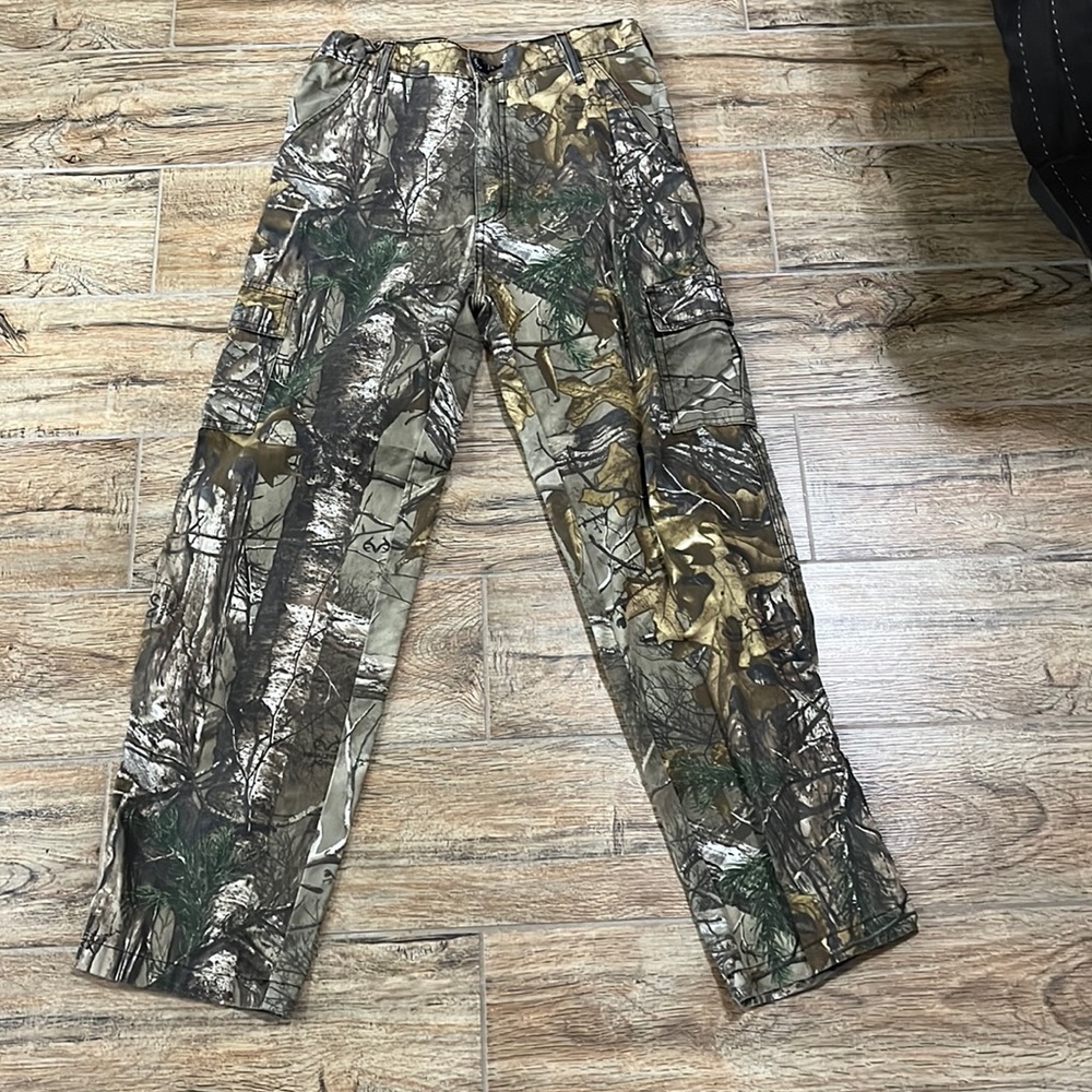 Boys size 16 camo hunting cargo pants